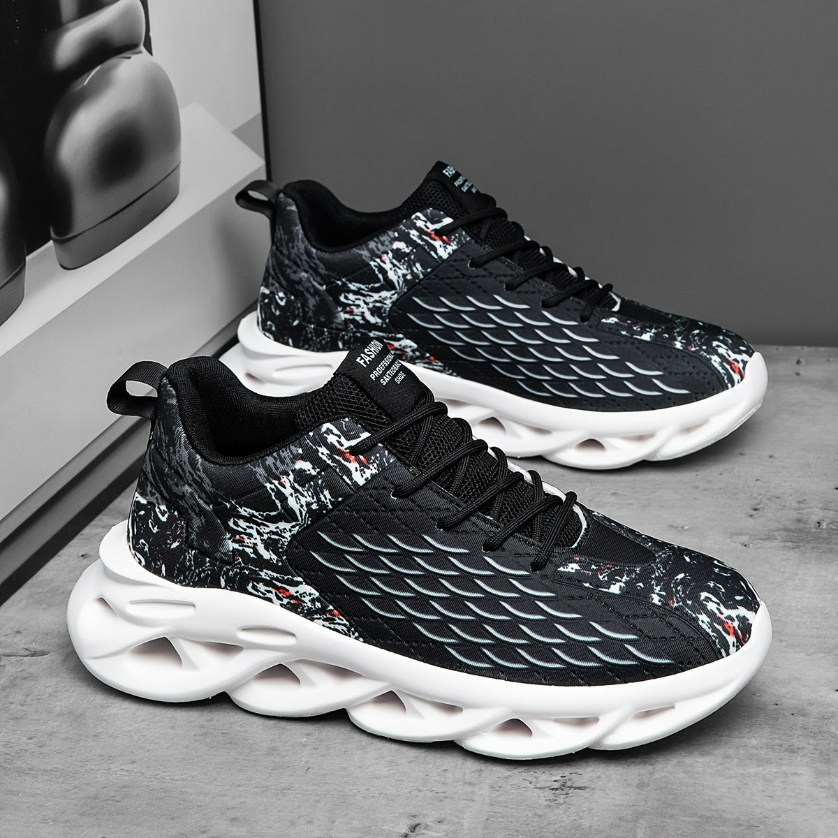 Fish Scale Pattern Mesh Breathable Sneakers-