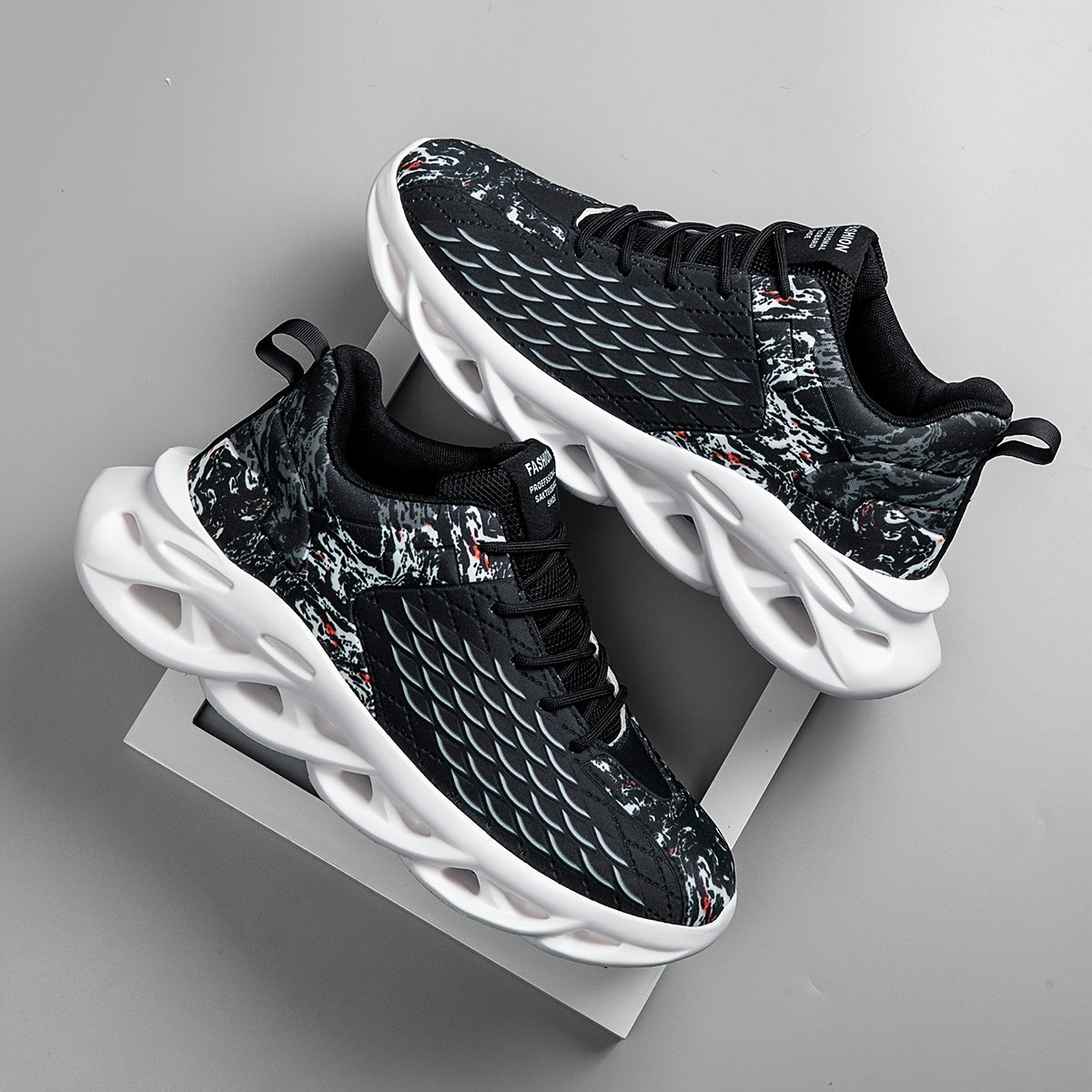 Fish Scale Pattern Mesh Breathable Sneakers-